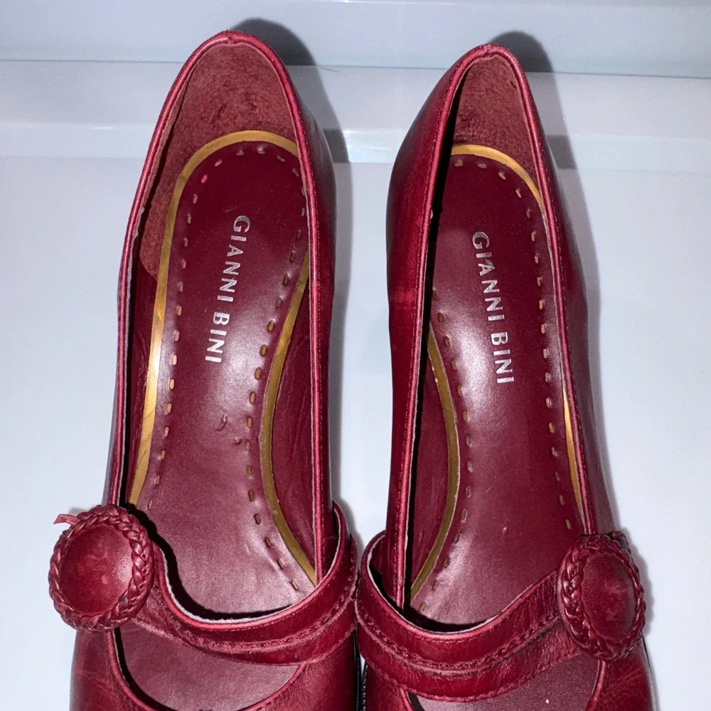 Leather Mary Jane Kitten Heel Pumps Red Womens 7.5 Gianni Bini